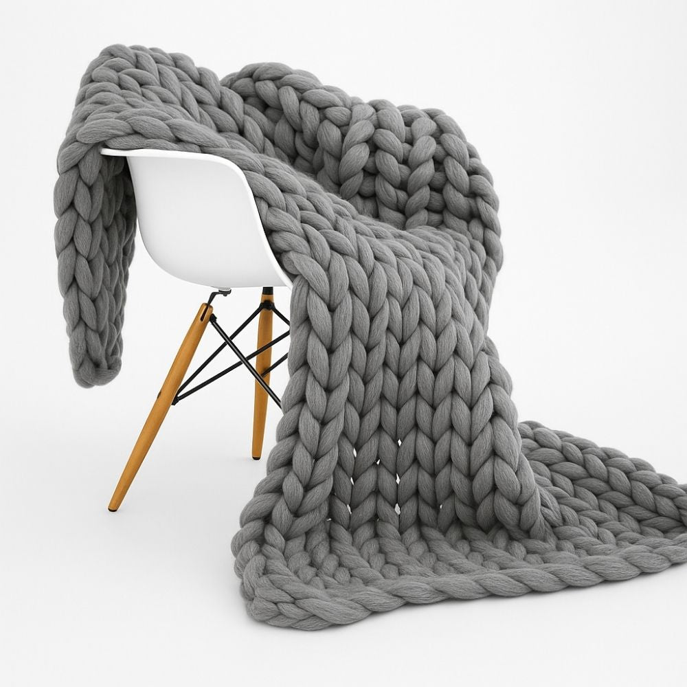 CHUNKY Handstickad Ullfilt – modern inredning från Lumi Home