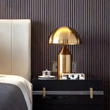 NEBULA Bordslampa i Metall – modern inredning från Lumi Home