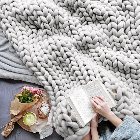 CHUNKY Handstickad Ullfilt – modern inredning från Lumi Home