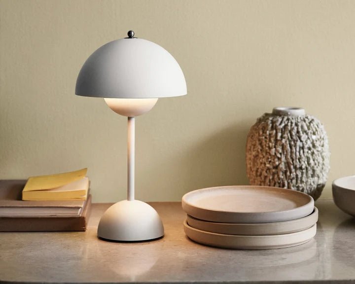 SKANDIFLOWER LED Skrivbordslampa – modern inredning från Lumi Home