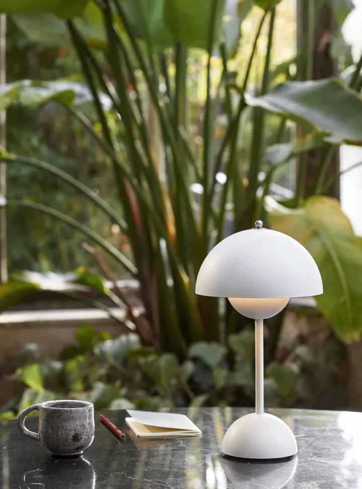 SKANDIFLOWER LED Skrivbordslampa – modern inredning från Lumi Home