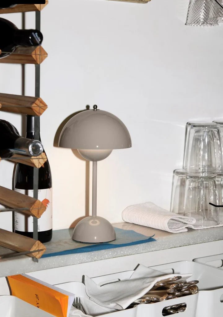 SKANDIFLOWER LED Skrivbordslampa – modern inredning från Lumi Home